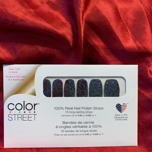 Color Street HOLIDAZE nail stripes nib